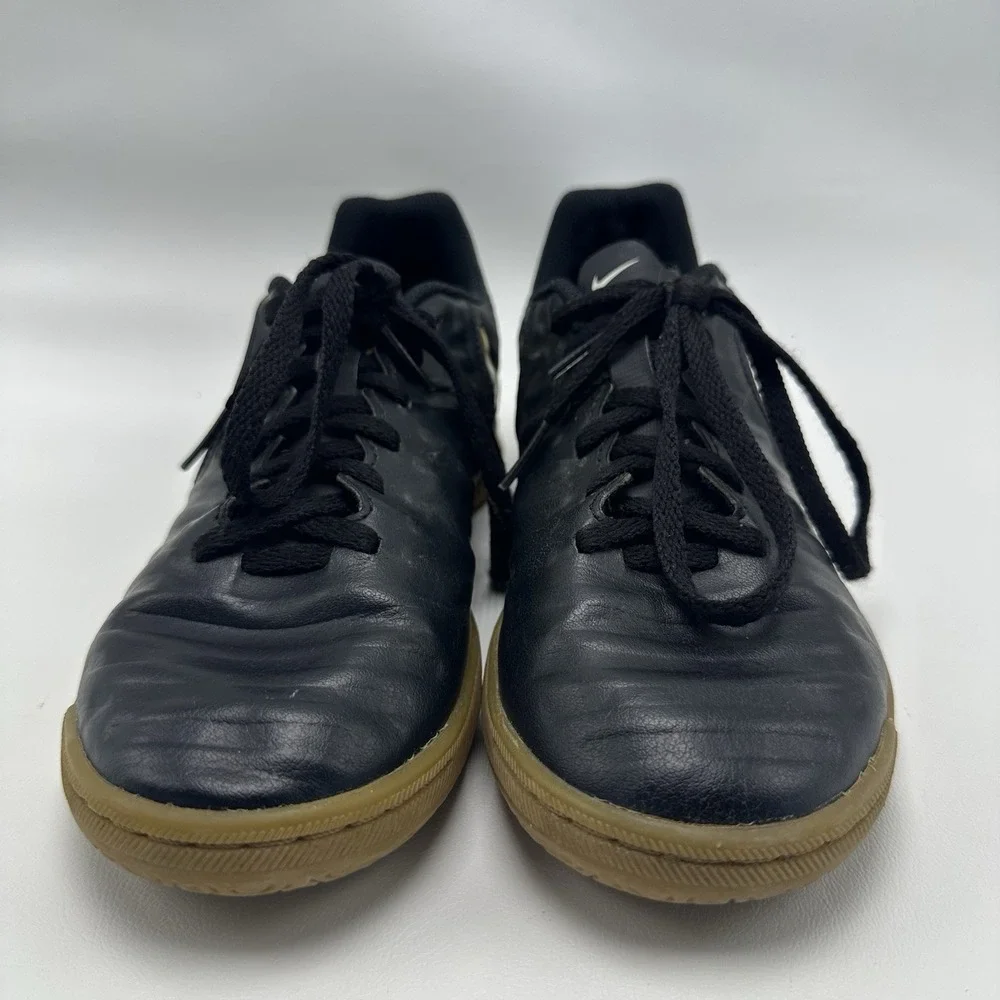 Nike Tiempo X Indoor Soccer Shoes Black/Gold‎ Boys Size 4.5Y 897735-002
